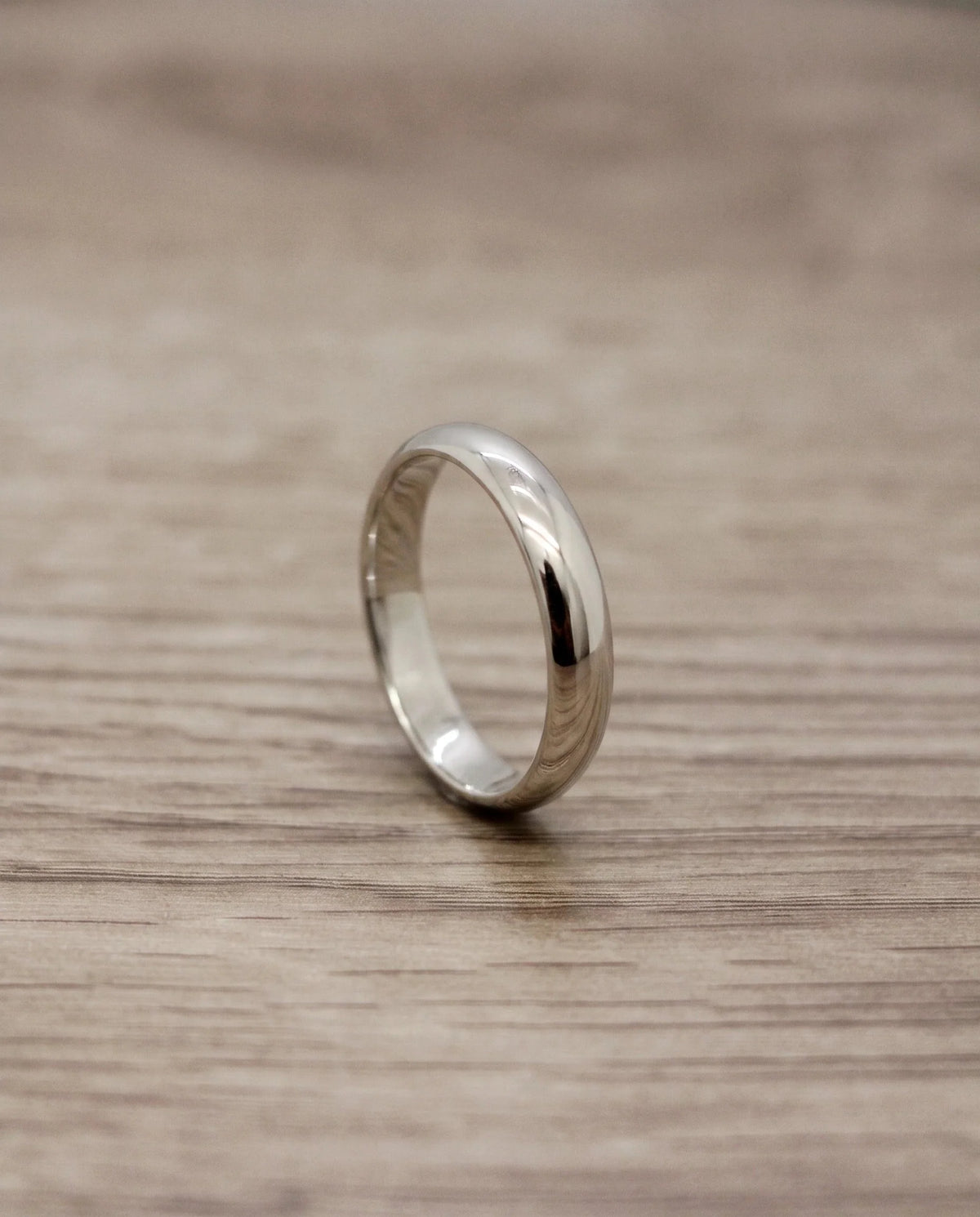 CB Design Curved slät vigselring 5,0 mm i platina