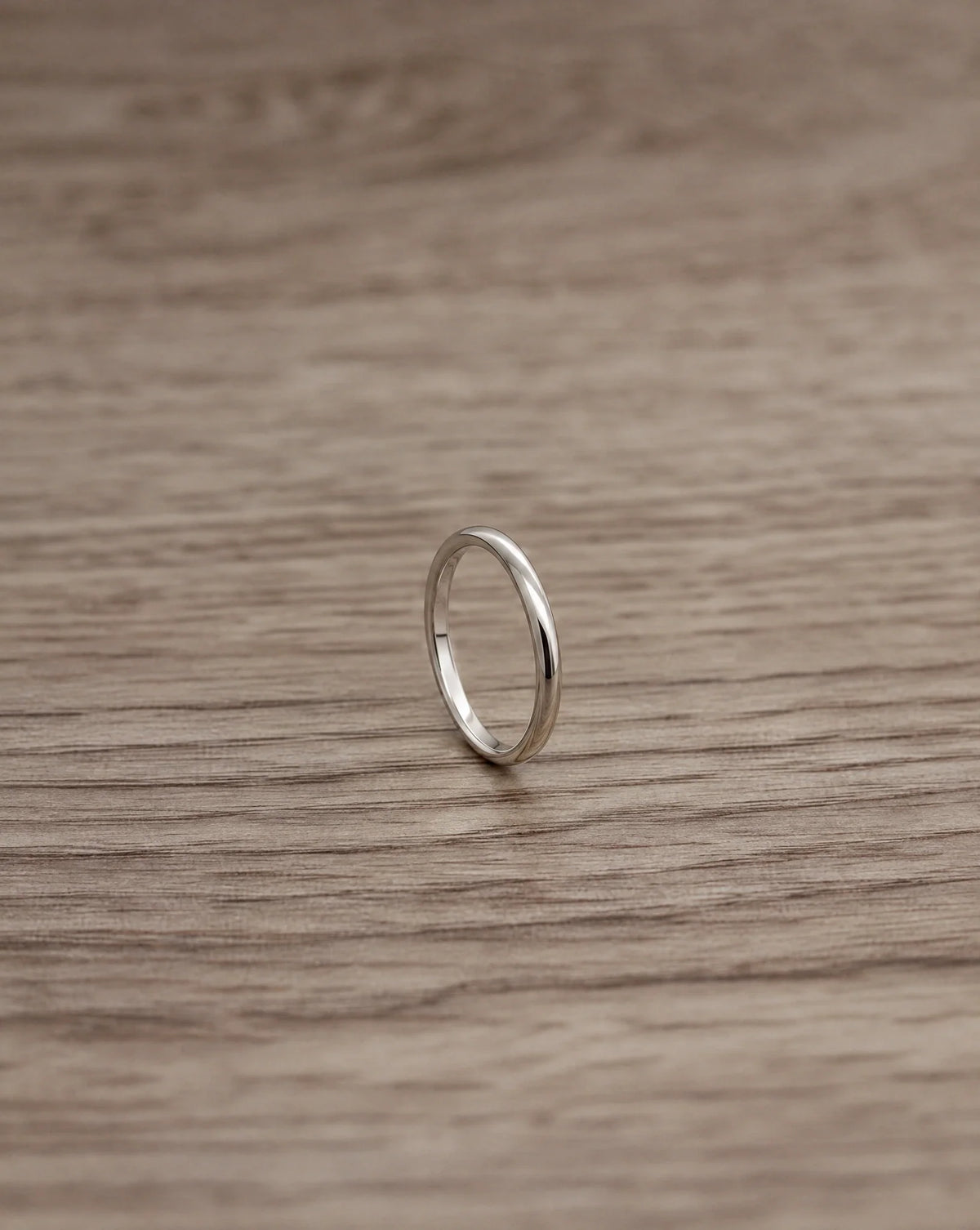 CB Design Curved slät vigselring 2,0 mm i platina