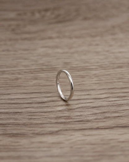 CB Design Curved slät vigselring 2,0 mm i platina