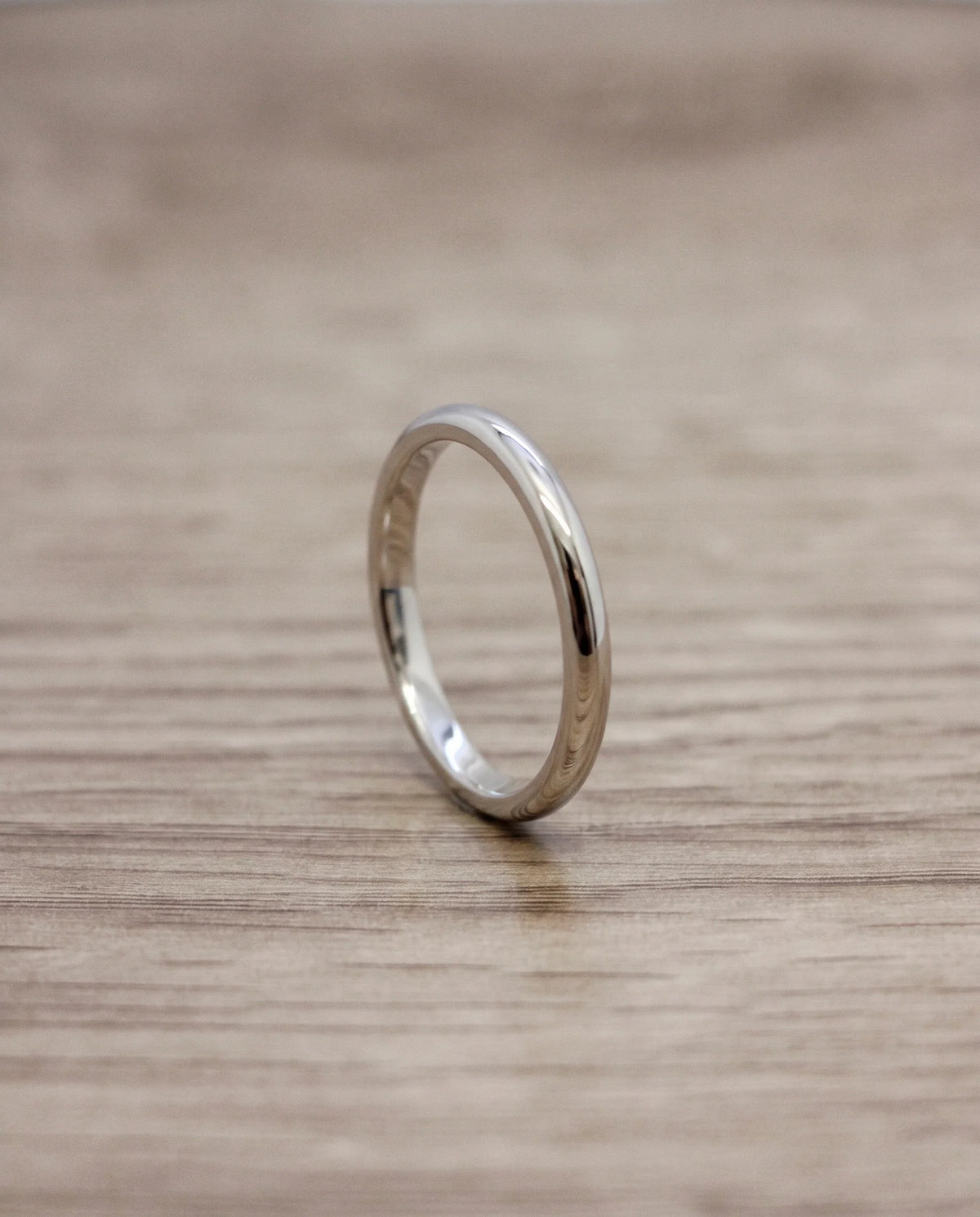 CB Design Curved slät vigselring 2,5 mm i platina