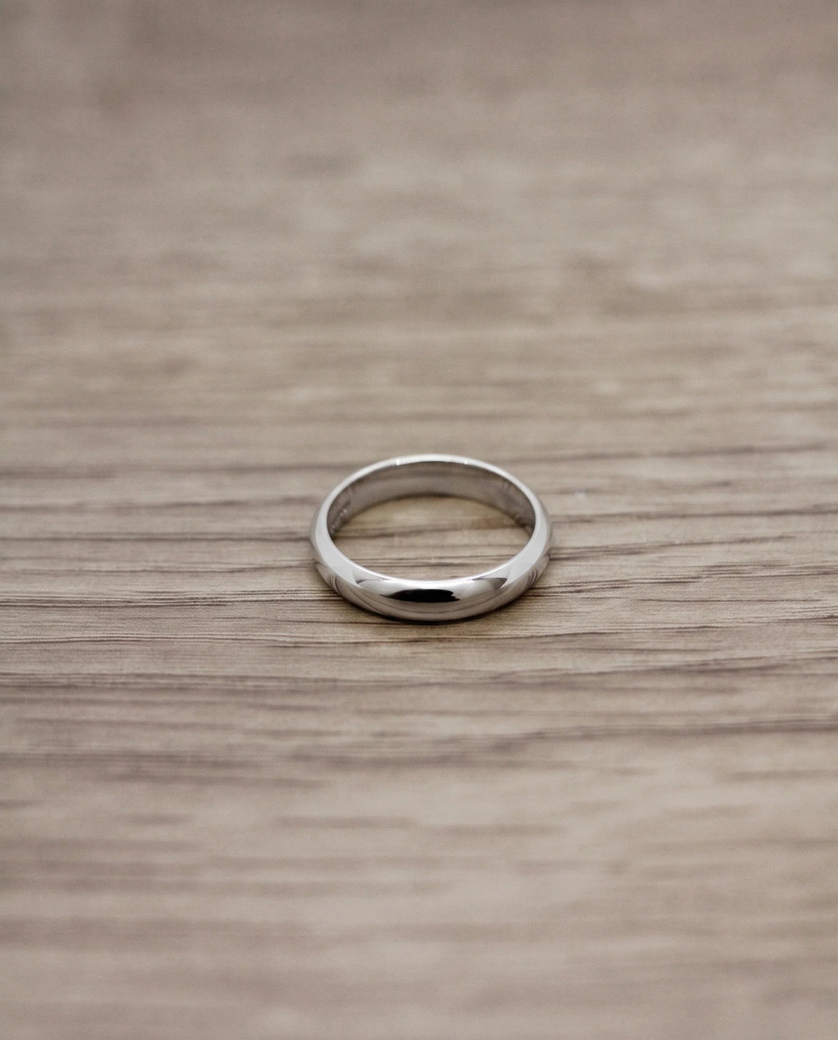 CB Design Curved slät vigselring 4,0 mm i platina