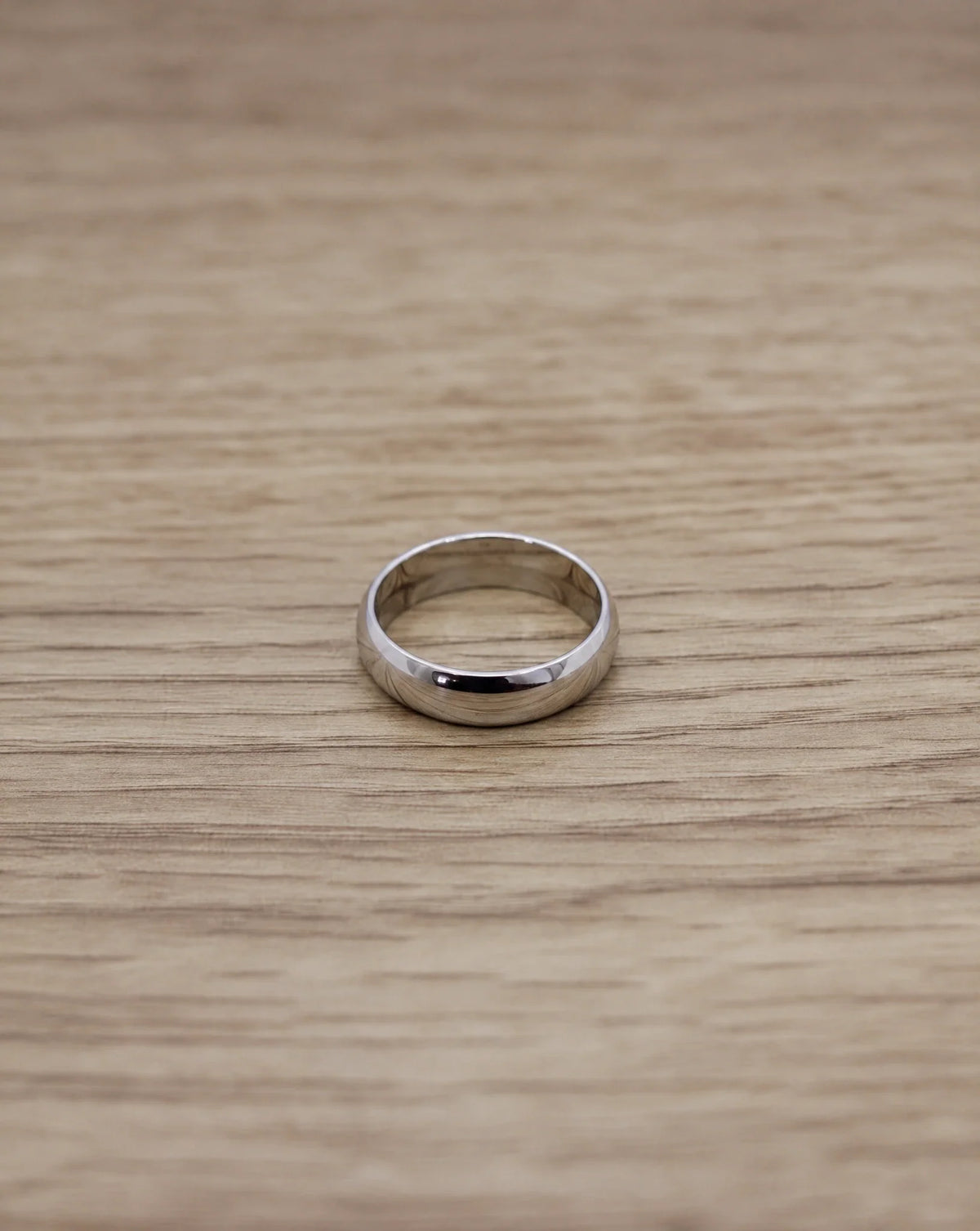 CB Design Curved slät vigselring 6,0 mm i platina