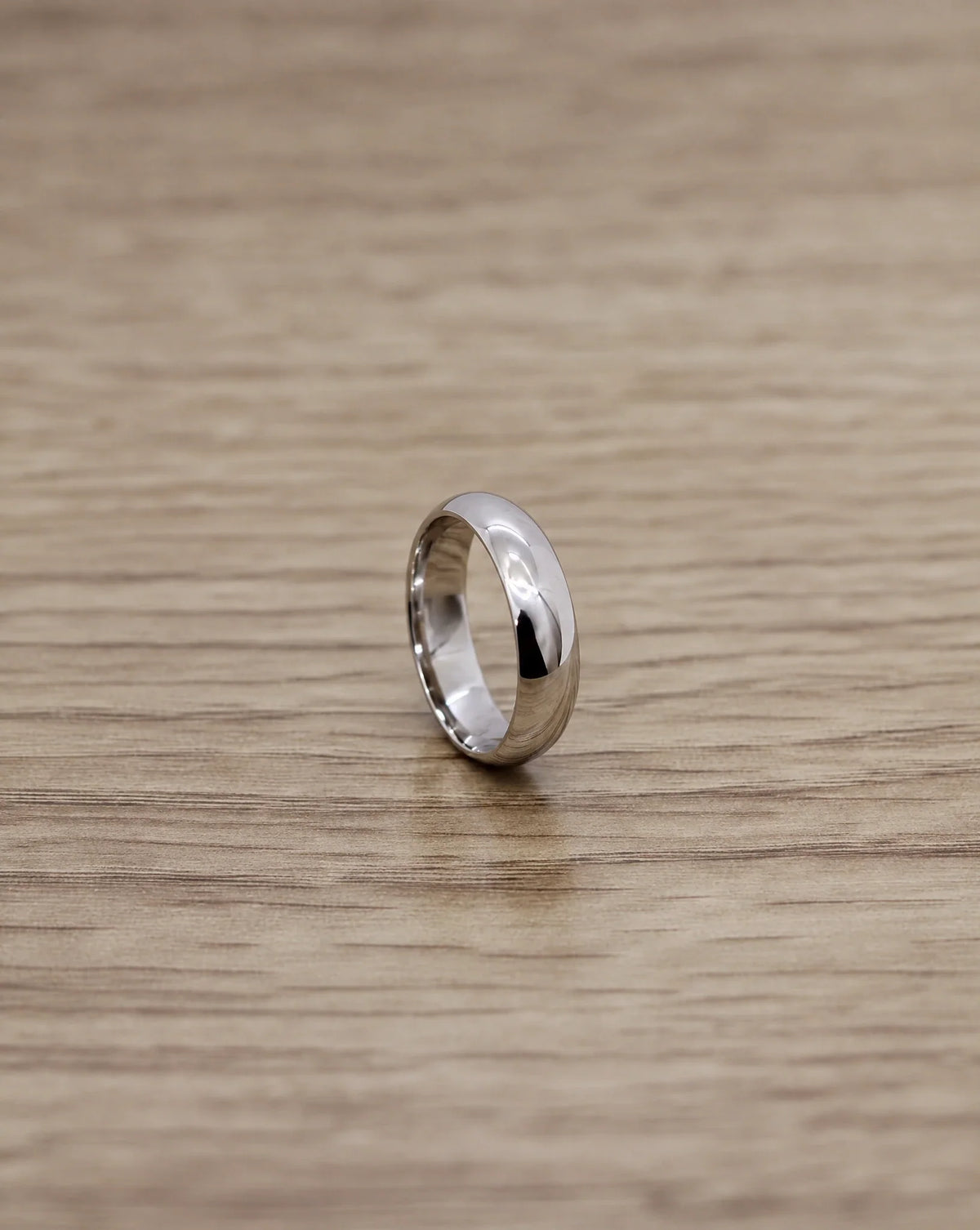 CB Design Curved slät vigselring 6,0 mm i platina