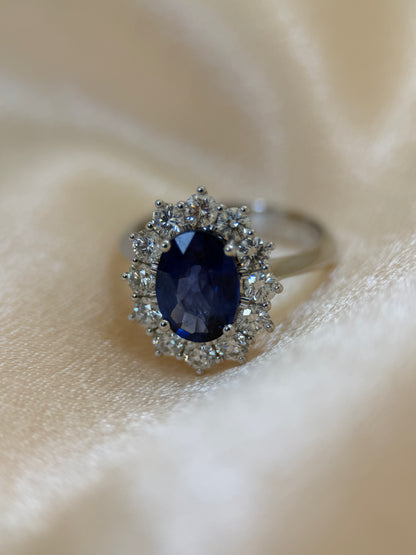 Sapphire &amp; Diamond Halo Ring in 18K White Gold – 2.72 ct