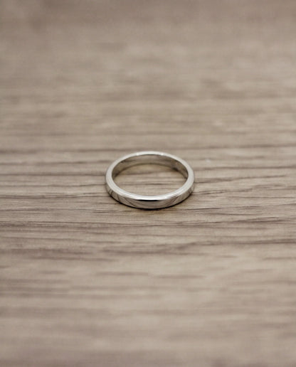 CB Design Sharp slät vigselring 2,0 mm i platina
