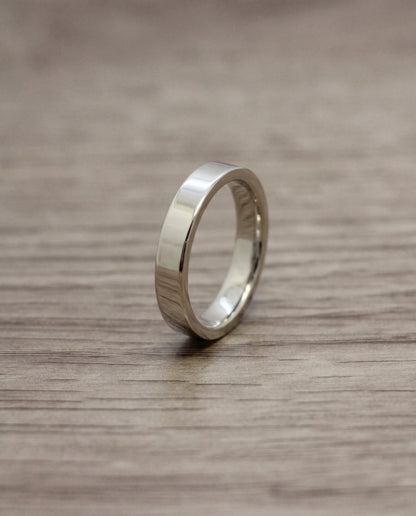 CB Design Sharp slät vigselring 4,0 mm i platina