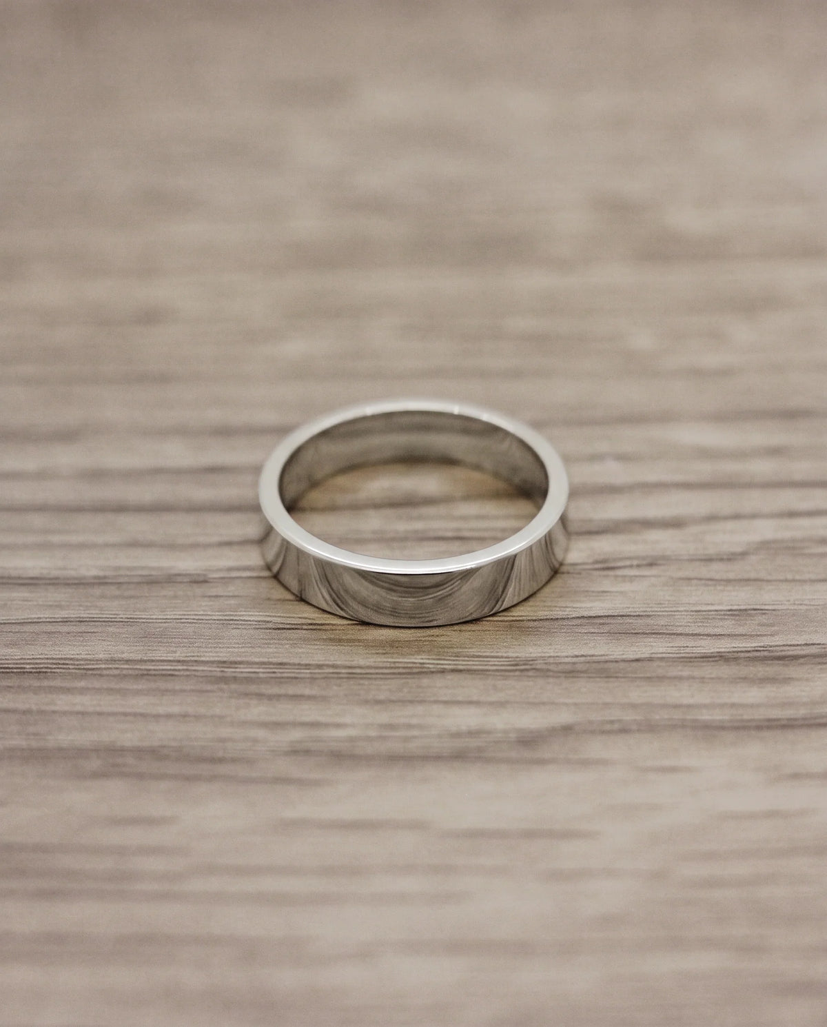 CB Design Sharp slät vigselring 5,0 mm i platina