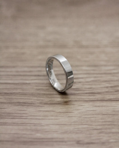 CB Design Sharp slät vigselring 5,0 mm i platina