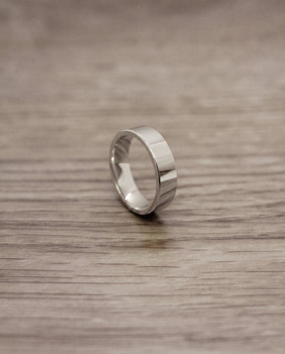 CB Design Sharp slät vigselring 6,0 mm i platina
